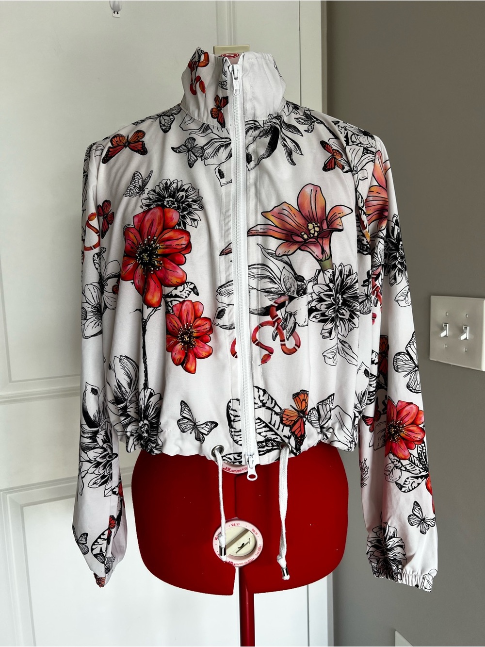 Floral Print White Zip-Up Cropped Jacket